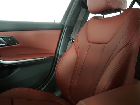 Used 2025 BMW 330i Sedan image 25