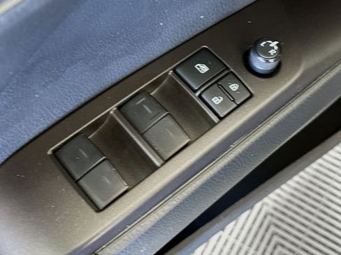 Used 2022 Toyota Camry LE image 19