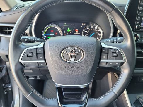 Used 2021 Toyota Highlander XLE AWD/4WD image 21