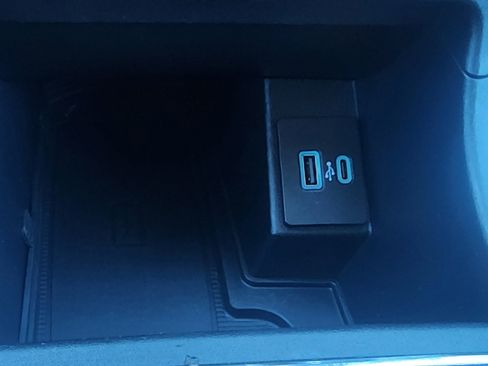 Used 2024 Ford Edge Titanium image 16