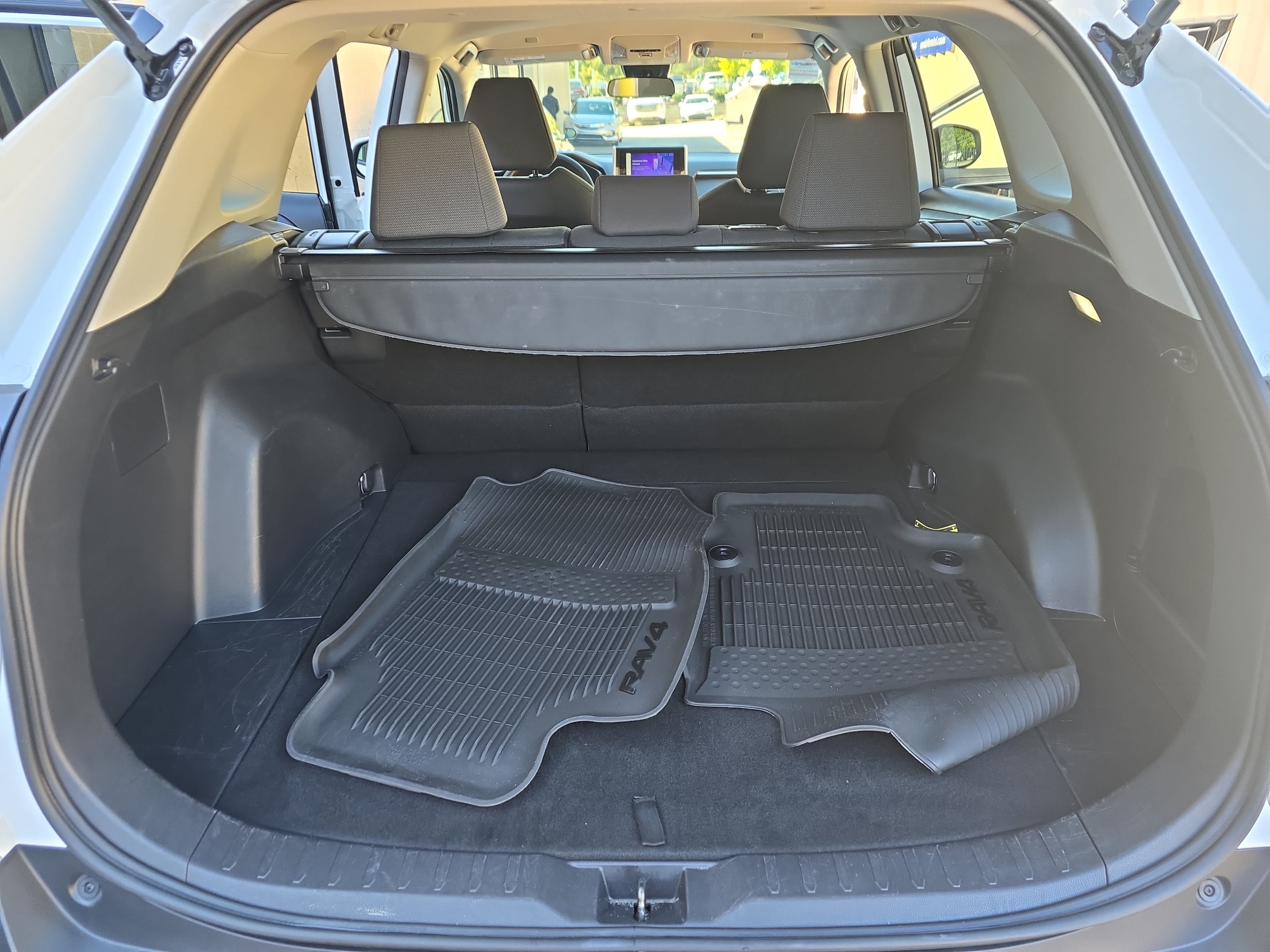 Used 2025 Toyota RAV4 XLE FWD image 13