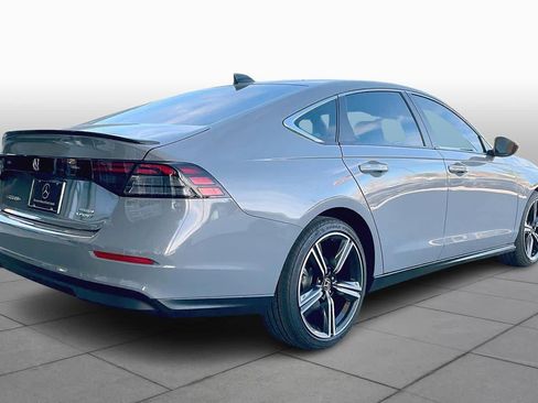 Used 2025 Honda Accord Sport image 12