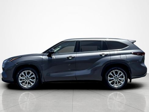 Certified 2024 Toyota Highlander Limited FWD image 2