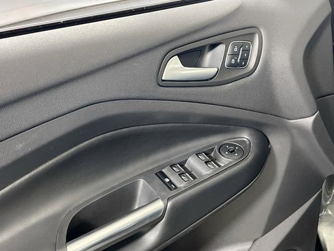 Used 2019 Ford Escape Titanium image 18