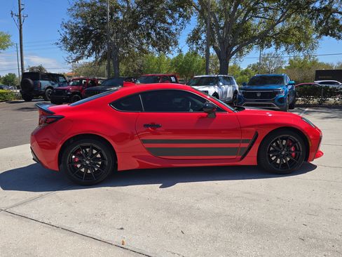 Used 2024 Toyota GR86 TRUENO Edition image 9