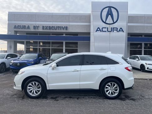 Used 2017 Acura RDX w/ Technology Package image 2