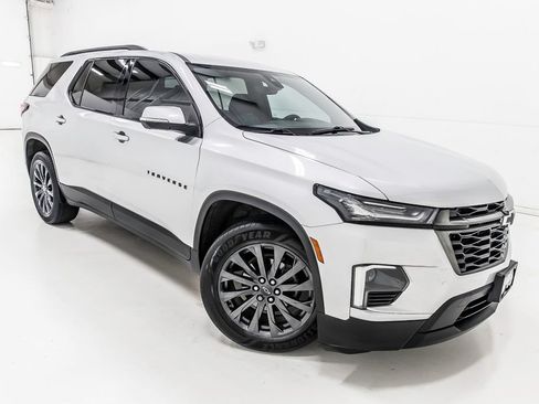 Used 2022 Chevrolet Traverse RS FWD image 9