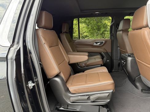 Certified 2024 Chevrolet Suburban High Country w/ Premium Package 2 image 25