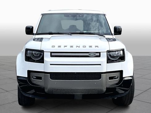 Used 2025 Land Rover Defender 110 X-Dynamic SE image 3