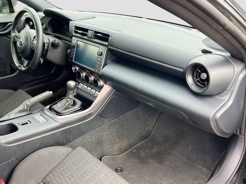 Used 2023 Toyota GR86 w/ ALL Weather Mat Package (TMS) RWD image 27