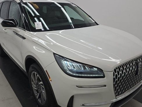 Used 2023 Lincoln Corsair FWD image 3