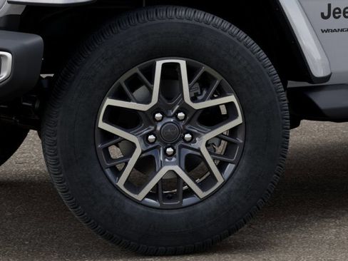 Used 2025 Jeep Wrangler Unlimited Sahara AWD/4WD image 8