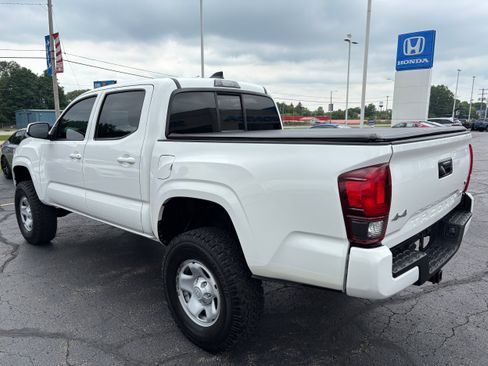 Used 2020 Toyota Tacoma SR AWD/4WD image 8