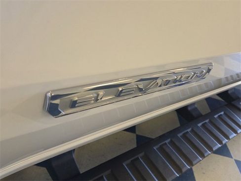 Used 2025 GMC Canyon Elevation w/ Convenience Package image 12