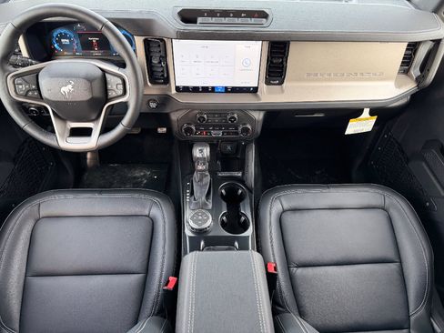 New 2025 Ford Bronco Outer Banks w/ Sasquatch Package image 9