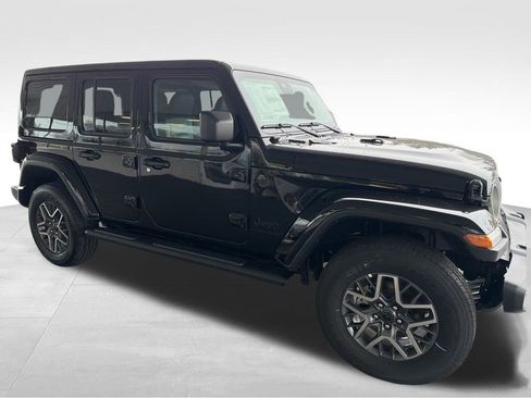 New 2025 Jeep Wrangler Sahara w/ Technology Group image 9