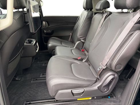 Used 2025 Kia Carnival SX Prestige FWD image 12