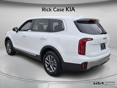 Certified 2025 Kia Telluride LX image 8