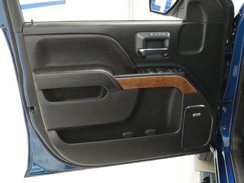 Used 2018 Chevrolet Silverado 1500 LTZ w/ Texas Edition RWD image 17