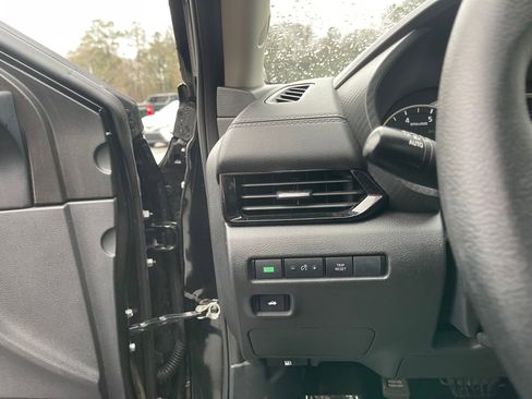 Used 2024 Nissan Sentra SV image 15