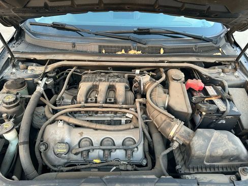 Used 2011 Ford Taurus Limited image 29