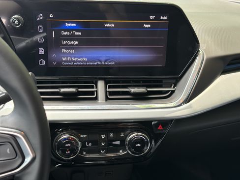 Used 2025 Chevrolet Trax LT w/ Driver Confidence Package FWD image 27