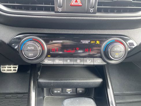 Used 2022 Kia Forte GT-Line image 19