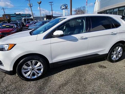 Certified 2023 Ford Edge Titanium AWD/4WD image 4