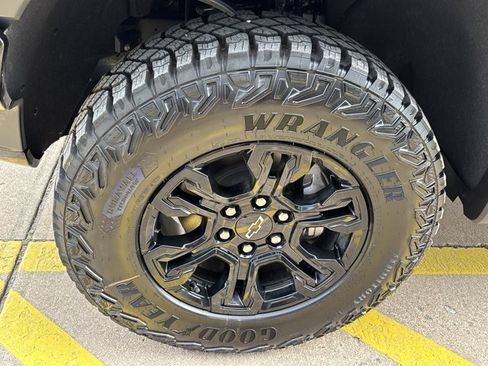 New 2026 Chevrolet Silverado 1500 ZR2 w/ Dark Appearance Package AWD/4WD image 11
