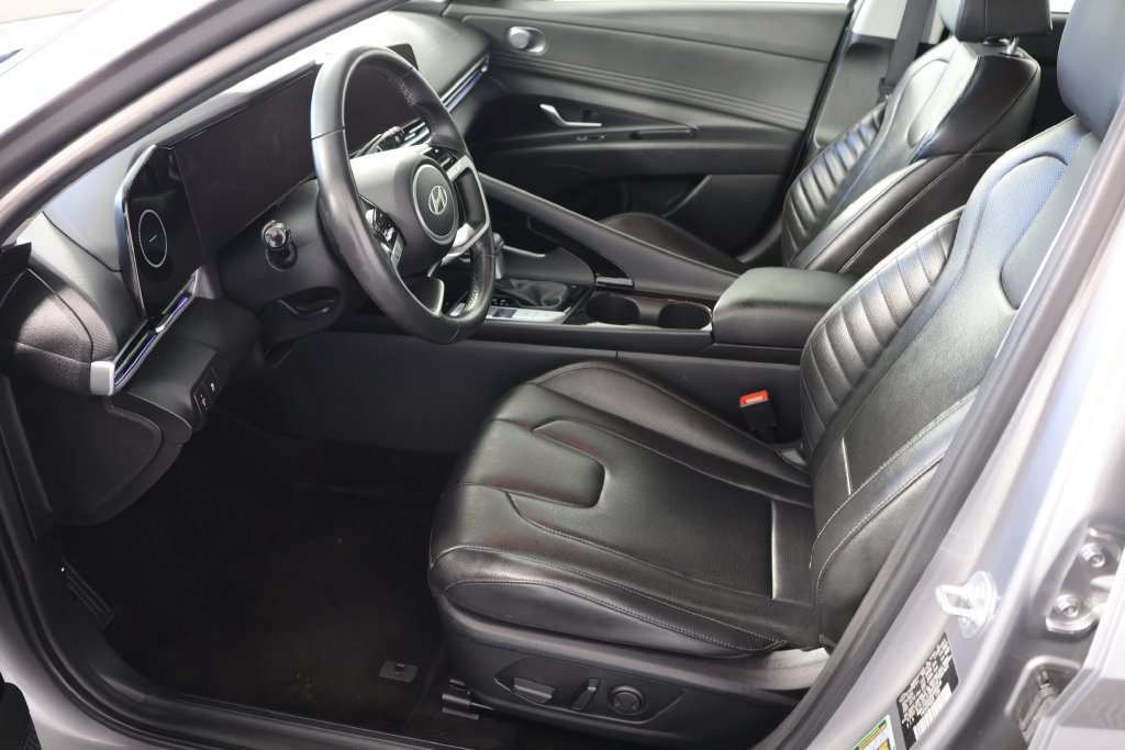 Used 2025 Hyundai Elantra Limited FWD image 20