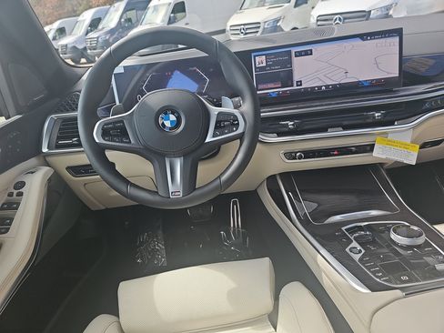 New 2026 BMW X7 xDrive40i w/ Executive Package image 16