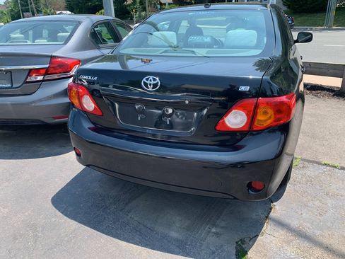 Used 2010 Toyota Corolla LE FWD image 4