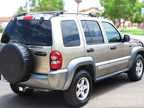 Used 2006 Jeep Liberty Sport AWD/4WD image 6