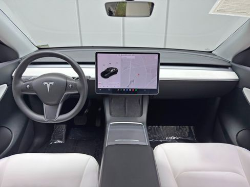 Used 2021 Tesla Model Y Long Range AWD/4WD image 11