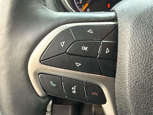 Used 2018 Jeep Grand Cherokee Limited image 20