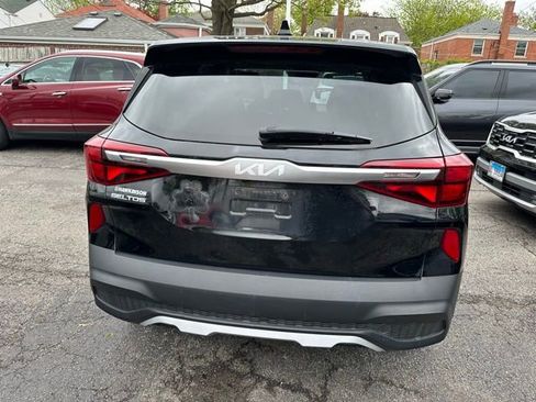 Used 2023 Kia Seltos LX AWD/4WD image 5