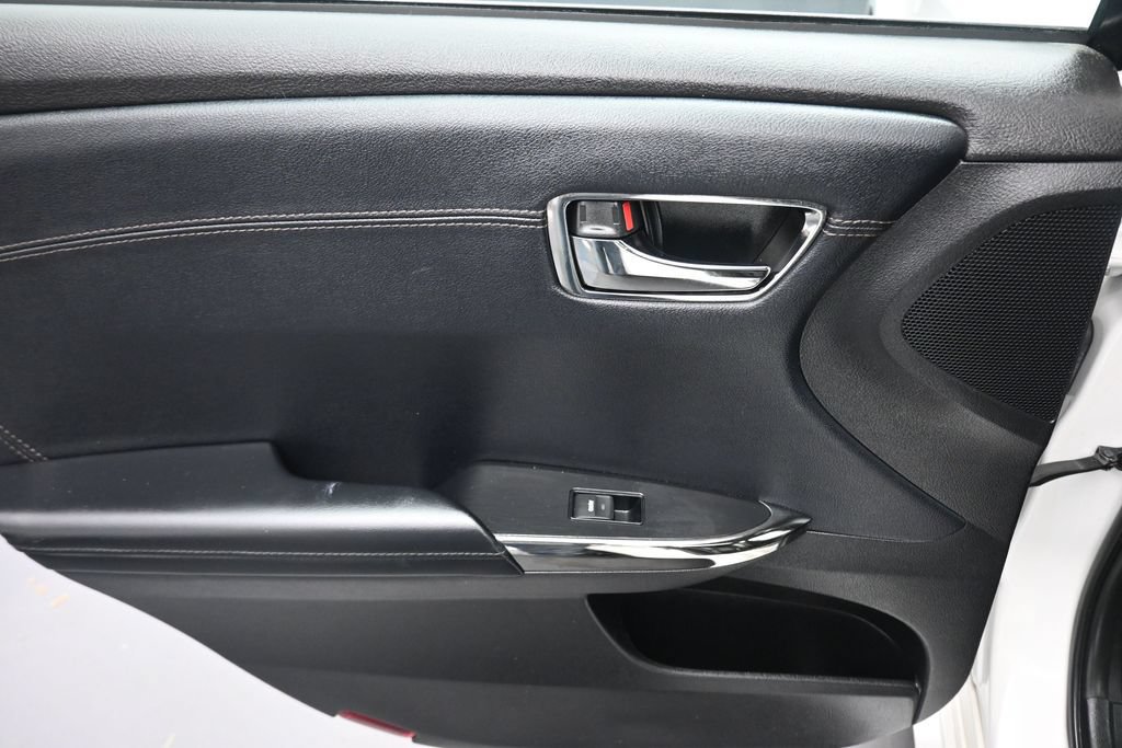 Used 2016 Toyota Avalon Limited w/ Toyota Safety Sense Package FWD image 32