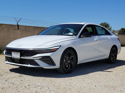New 2026 Hyundai Elantra SEL Sport Premium FWD image 5