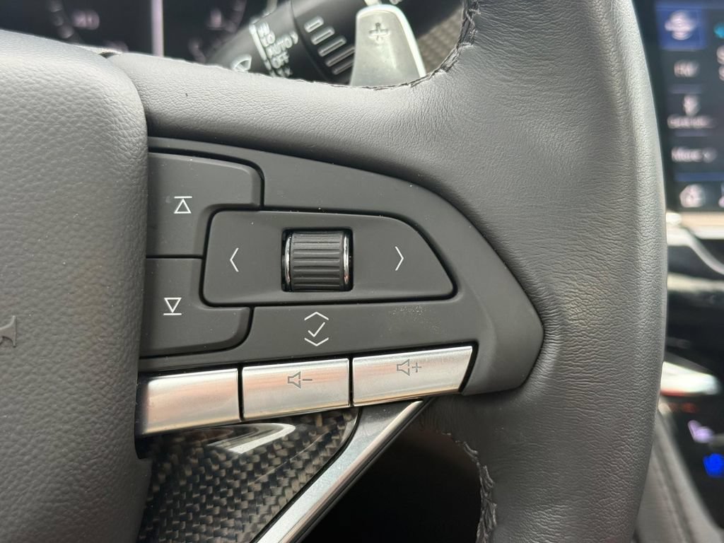 Used 2024 Cadillac XT6 Sport w/ LPO, Floor Liner Package AWD/4WD image 18