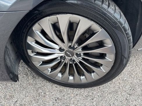 Used 2018 Genesis G90 3.3T Premium image 5