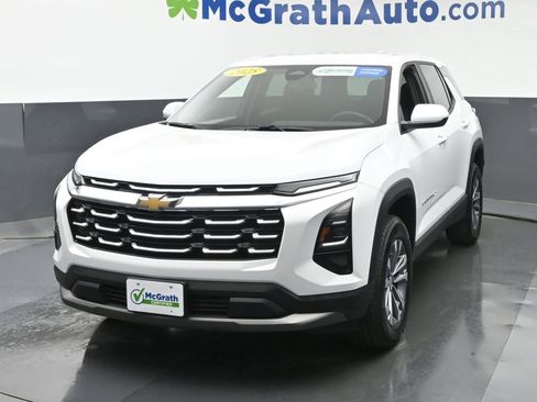 Used 2025 Chevrolet Equinox LT AWD/4WD image 16