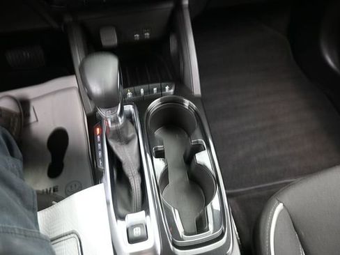 Used 2024 Chevrolet TrailBlazer LT w/ LT Cold Weather Package FWD image 11