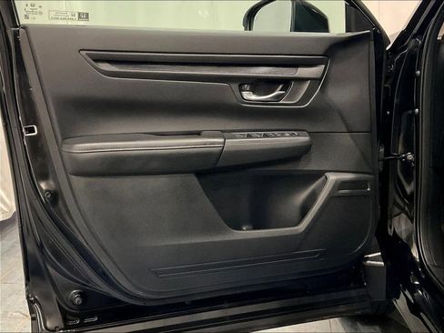 Used 2025 Honda CR-V EX image 9
