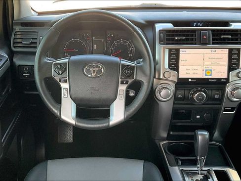 Used 2020 Toyota 4Runner SR5 Premium RWD image 6