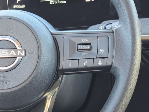 Used 2025 Nissan Kicks SV image 29