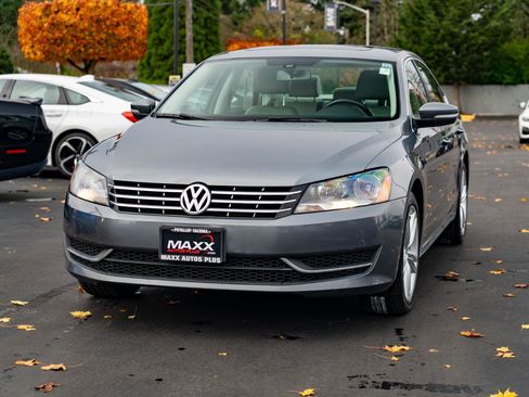 Used 2015 Volkswagen Passat TDI SE image 4