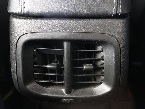 Used 2021 Jeep Cherokee Latitude AWD/4WD image 42