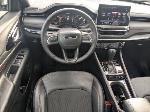 Used 2024 Jeep Compass Trailhawk image 28