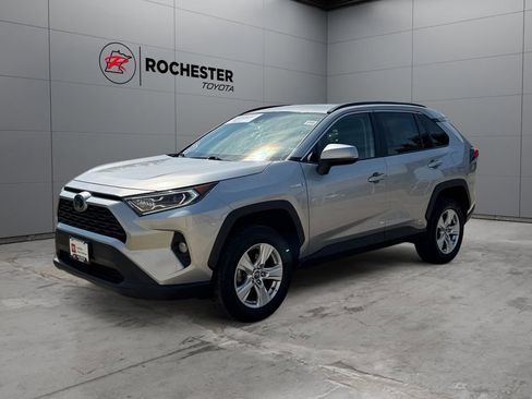 Used 2020 Toyota RAV4 XLE w/ All Weather Liner Package AWD/4WD image 7