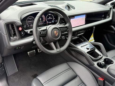 New 2025 Porsche Cayenne S AWD/4WD image 4